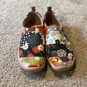 Uin canvas floral print loafers